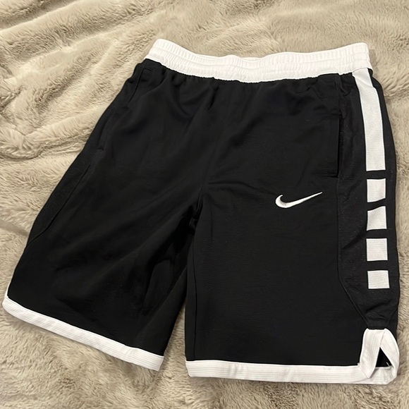 Like New Nike Elite Shorts - Picture 1 of 1